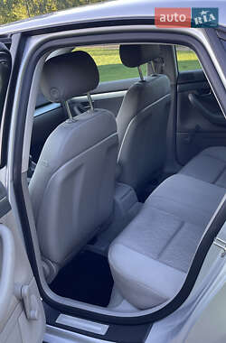 Седан Audi A4 2006 в 