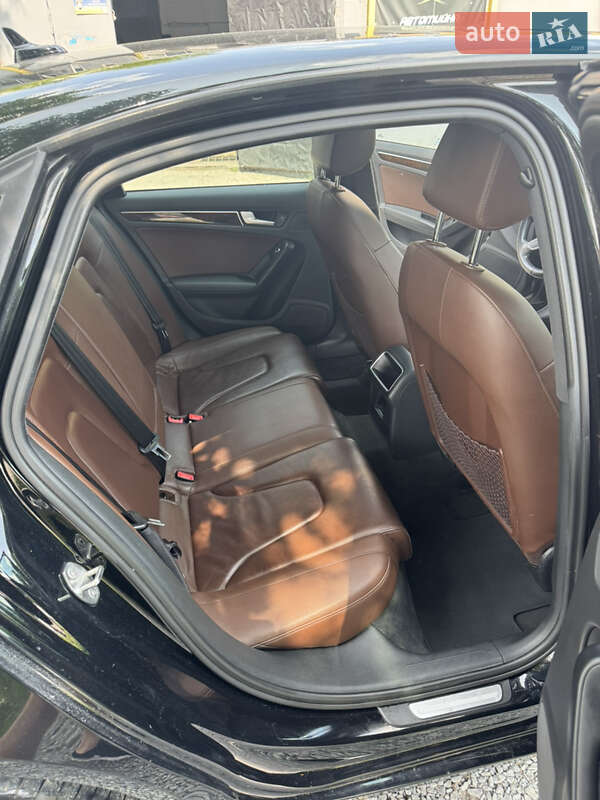 Седан Audi A4 2014 в Рівному