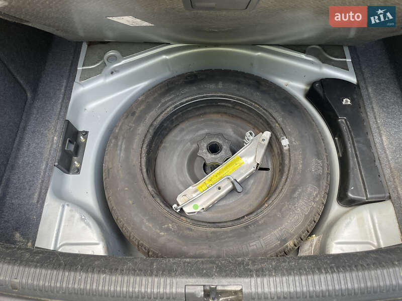 Седан Audi A4 2002 в Луцке