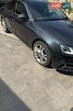 Седан Audi A4 2017 в 