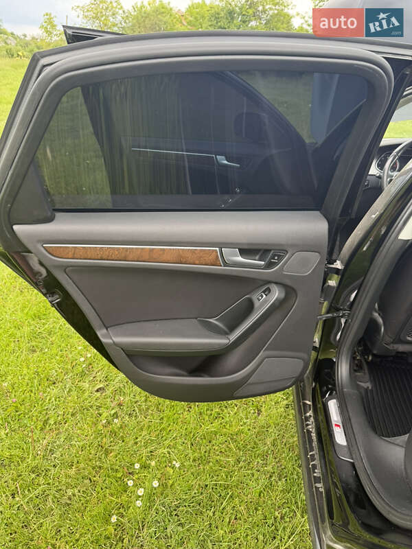 Седан Audi A4 2014 в Львове