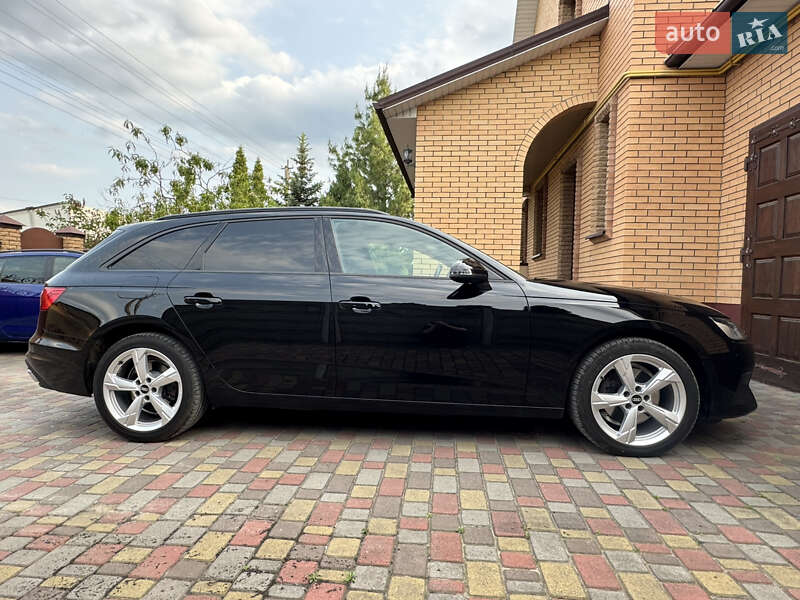 Универсал Audi A4 2019 в 
