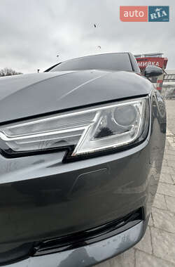 Седан Audi A4 2016 в 