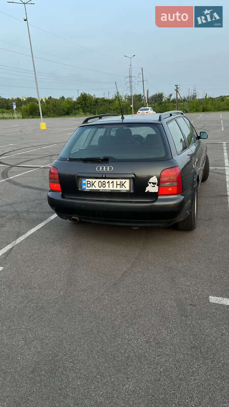 Универсал Audi A4 1997 в Радехове