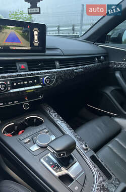 Седан Audi A4 2015 в 
