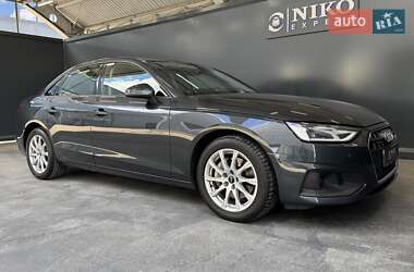 Седан Audi A4 2021 в 