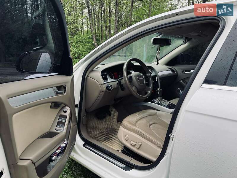 Седан Audi A4 2008 в Нетешине