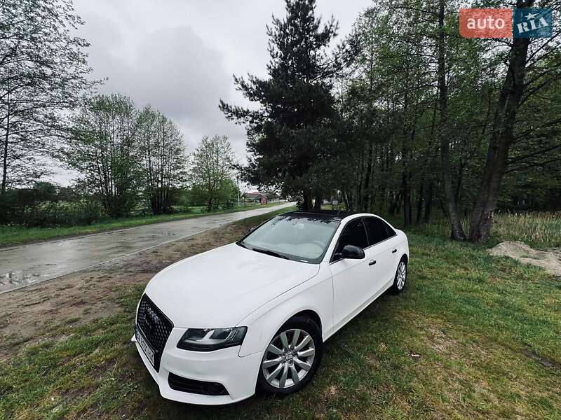 Седан Audi A4 2008 в Нетешине