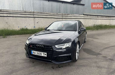 Седан Audi A4 2016 в 