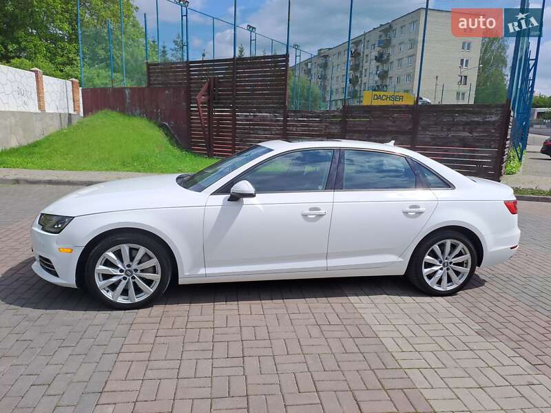 Седан Audi A4 2016 в Луцке