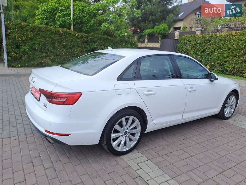 Седан Audi A4 2016 в Луцке