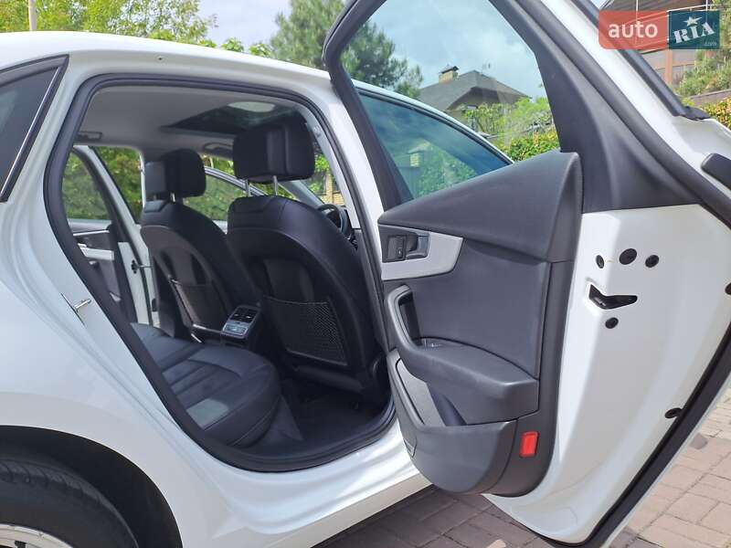 Седан Audi A4 2016 в Луцке