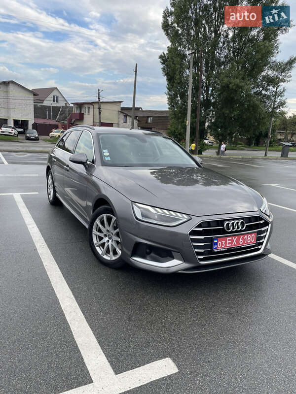 Универсал Audi A4 2019 в 
