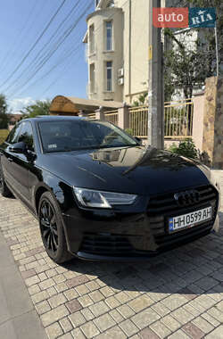 Седан Audi A4 2016 в 