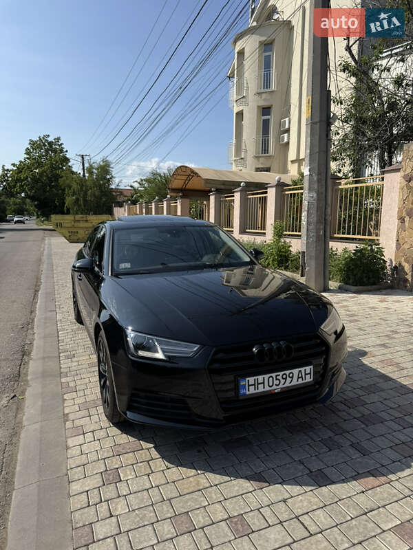 Седан Audi A4 2016 в 