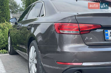 Седан Audi A4 2016 в 