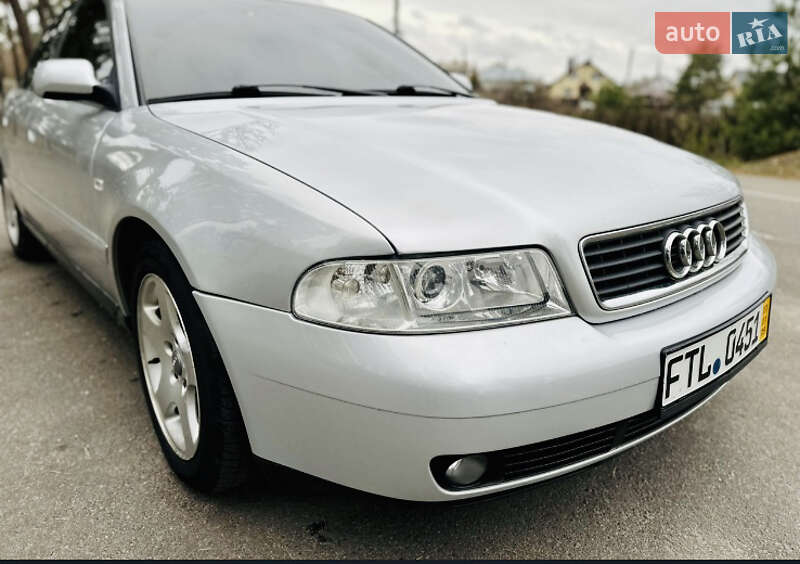 Седан Audi A4 2000 в Виннице