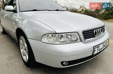 Седан Audi A4 2000 в 