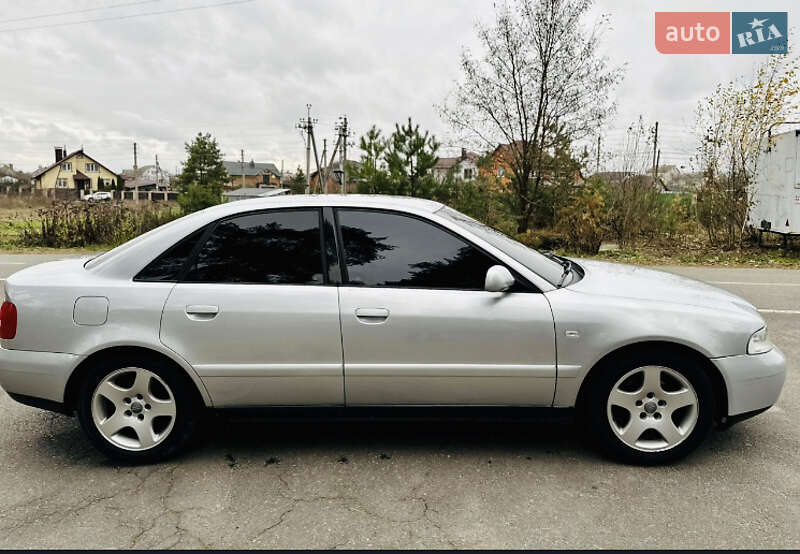 Седан Audi A4 2000 в Виннице