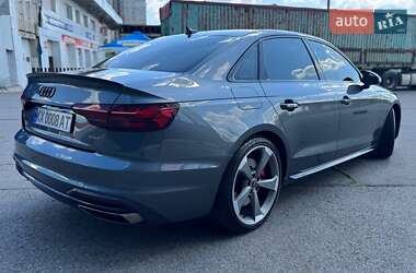 Седан Audi A4 2022 в 