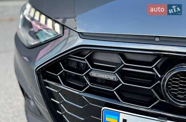 Седан Audi A4 2022 в 