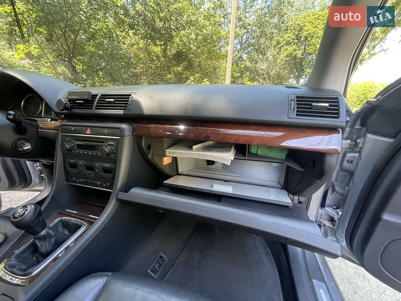 Седан Audi A4 2005 в Измаиле