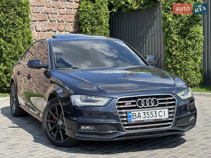 Седан Audi A4 2014 в 