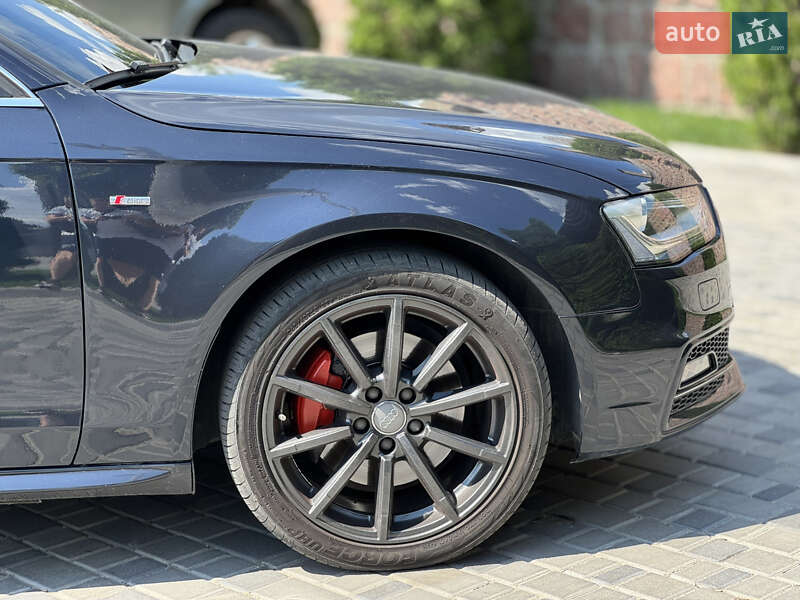Седан Audi A4 2014 в Кропивницькому