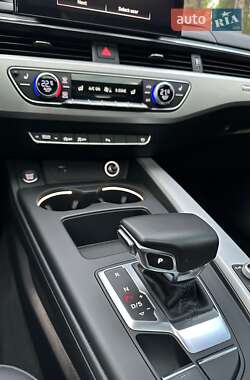 Седан Audi A4 2019 в 