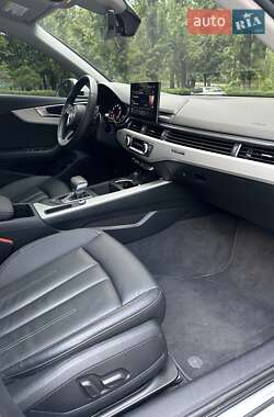 Седан Audi A4 2019 в 