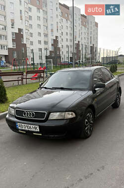 Седан Audi A4 1997 в 