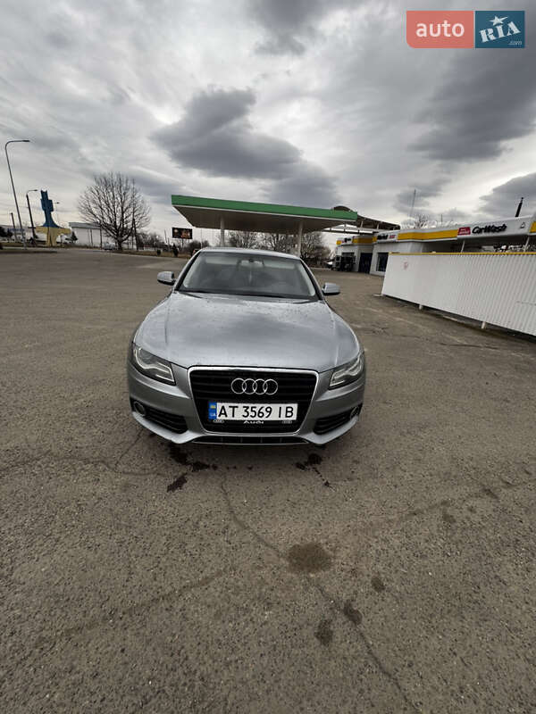 Седан Audi A4 2010 в 