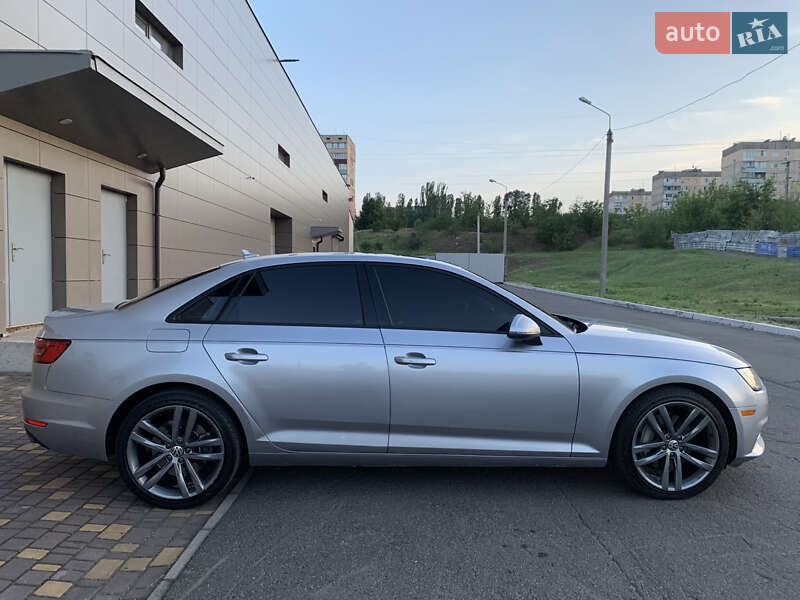 Седан Audi A4 2015 в Кривому Розі