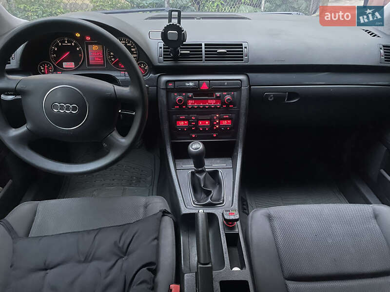 Седан Audi A4 2003 в Черновцах