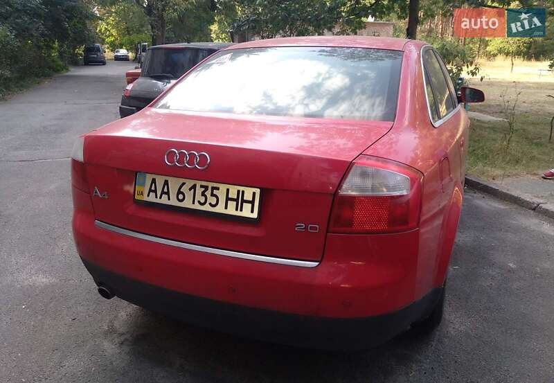 Седан Audi A4 2004 в 