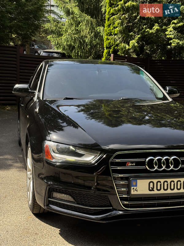 Седан Audi A4 2013 в Львове