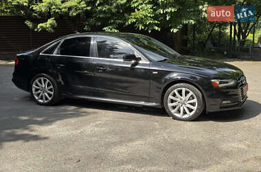 Седан Audi A4 2013 в Львове