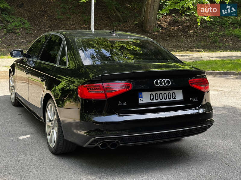 Седан Audi A4 2013 в Львове