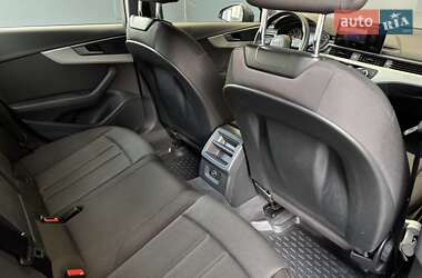 Седан Audi A4 2021 в 