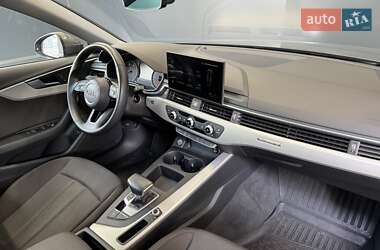 Седан Audi A4 2021 в Киеве