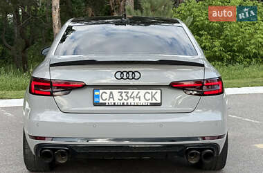 Седан Audi A4 2016 в 