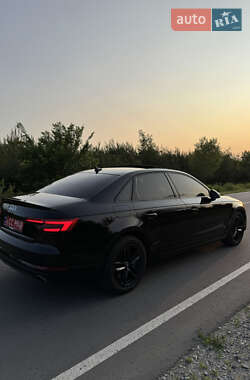 Седан Audi A4 2017 в 