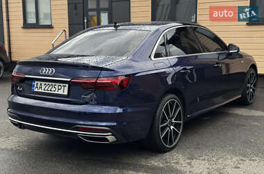 Седан Audi A4 2021 в 