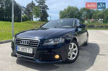 Седан Audi A4 2011 в Новояворовске