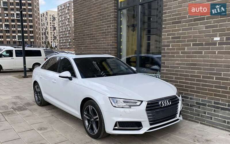 Седан Audi A4 2016 в 