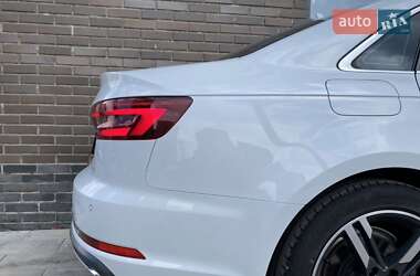 Седан Audi A4 2016 в 