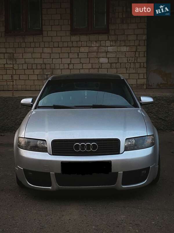 Седан Audi A4 2001 в Ладижині
