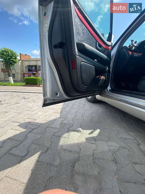 Седан Audi A4 2001 в Ладижині