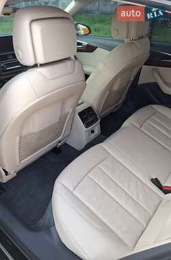 Седан Audi A4 2019 в 