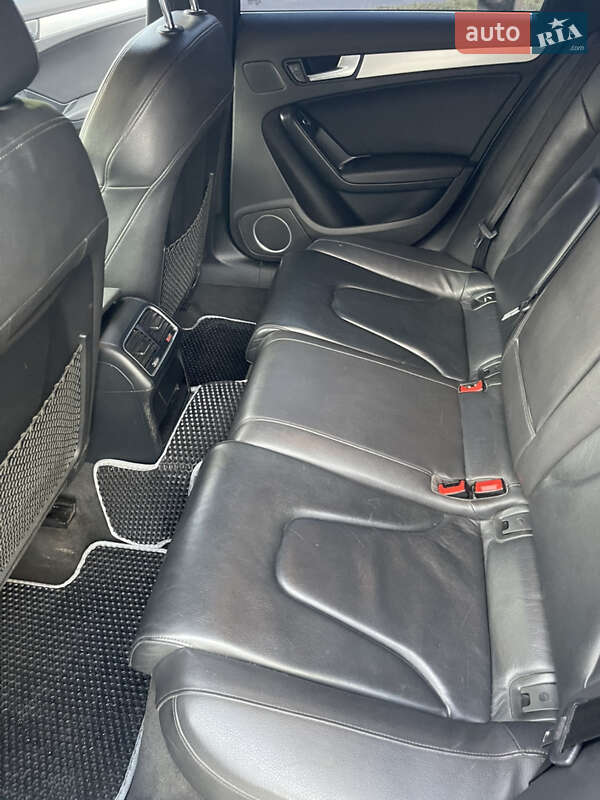Седан Audi A4 2015 в Киеве